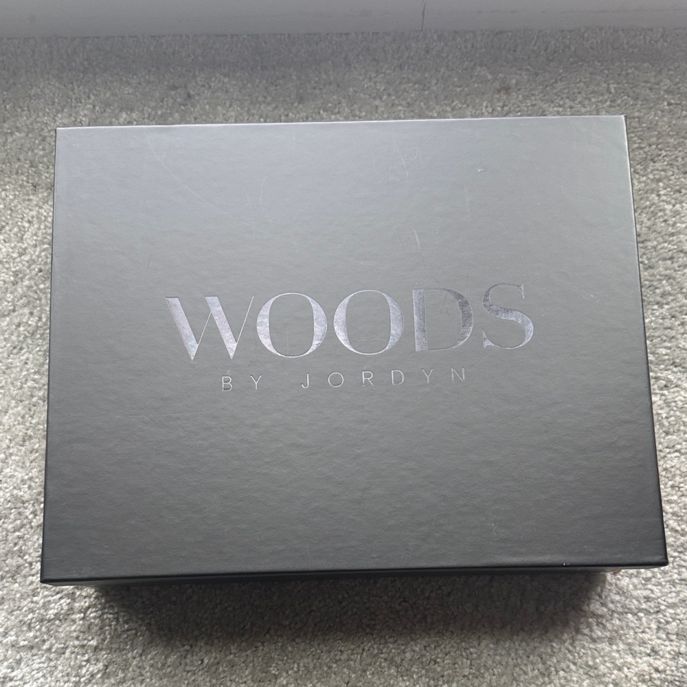 Woods by Jordyn Black Box - Picture 2 of 13